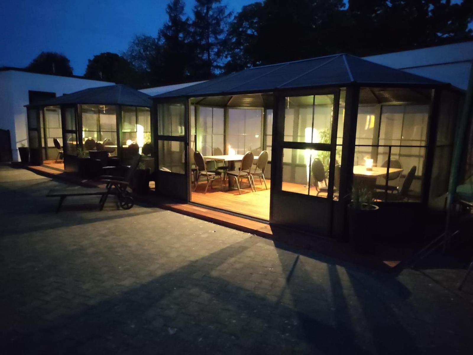 Bennetts Restaurant Und Hotel Wittingen ภายนอก รูปภาพ