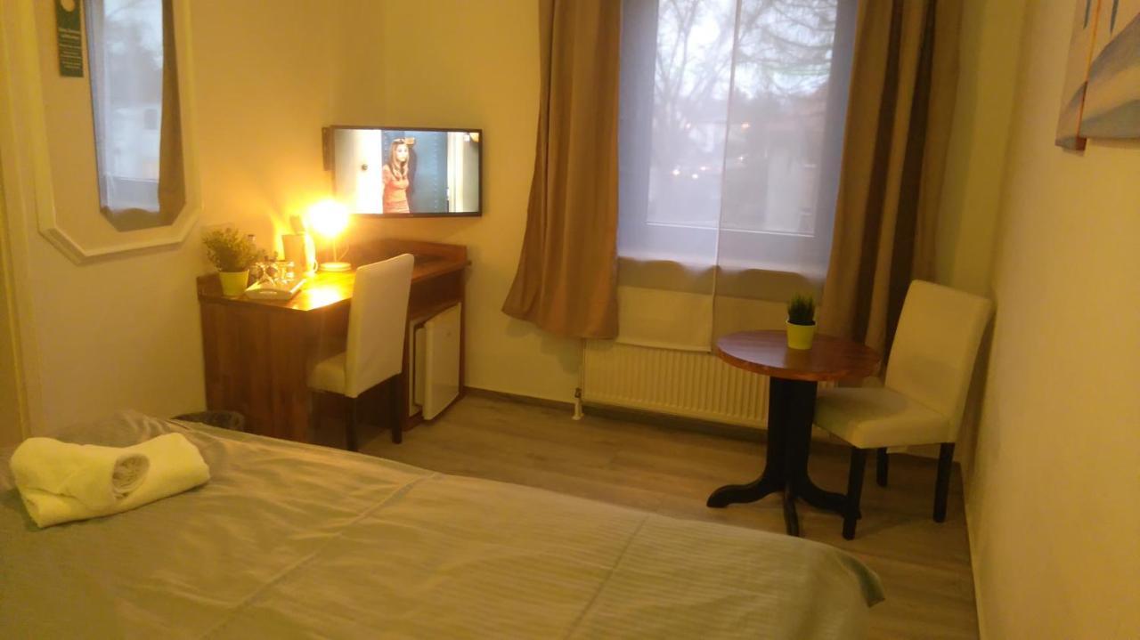 Bennetts Restaurant Und Hotel Wittingen ภายนอก รูปภาพ