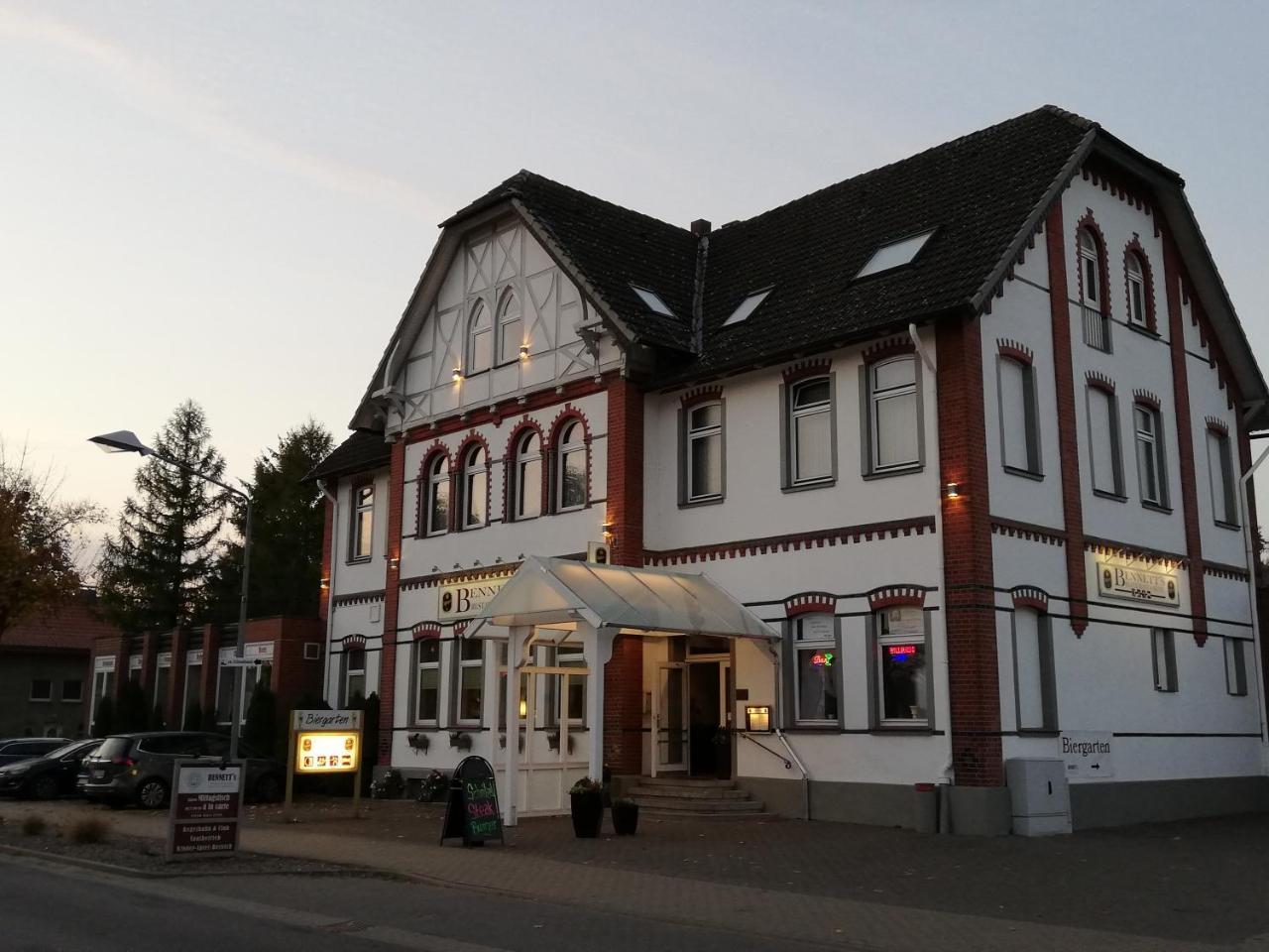 Bennetts Restaurant Und Hotel Wittingen ภายนอก รูปภาพ